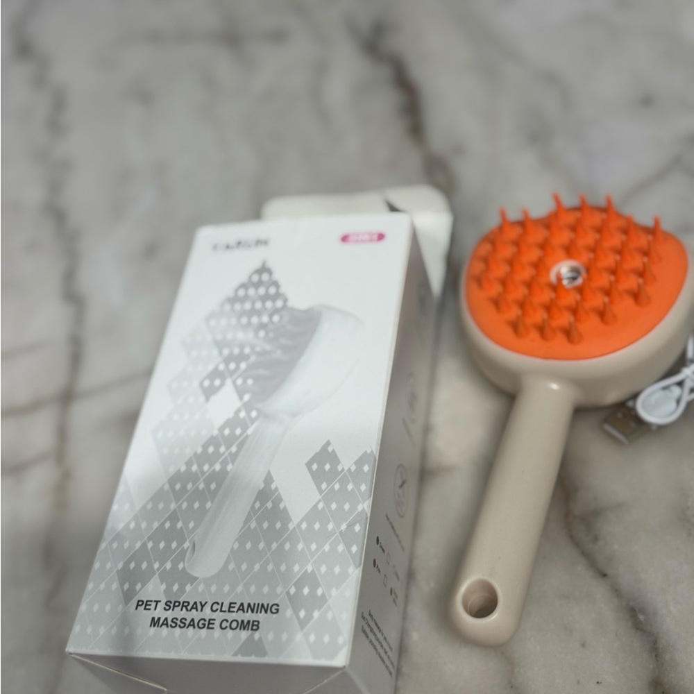Pet Spray Cleaning Massage Comb - Orange